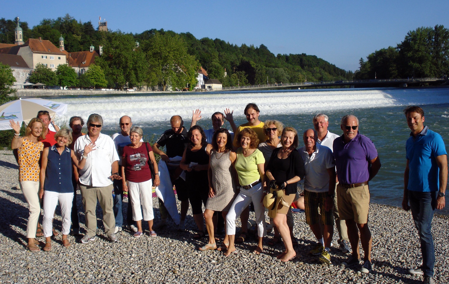 Mitglieder bei der Jahreshauptversammlung am Lechstrand 2014